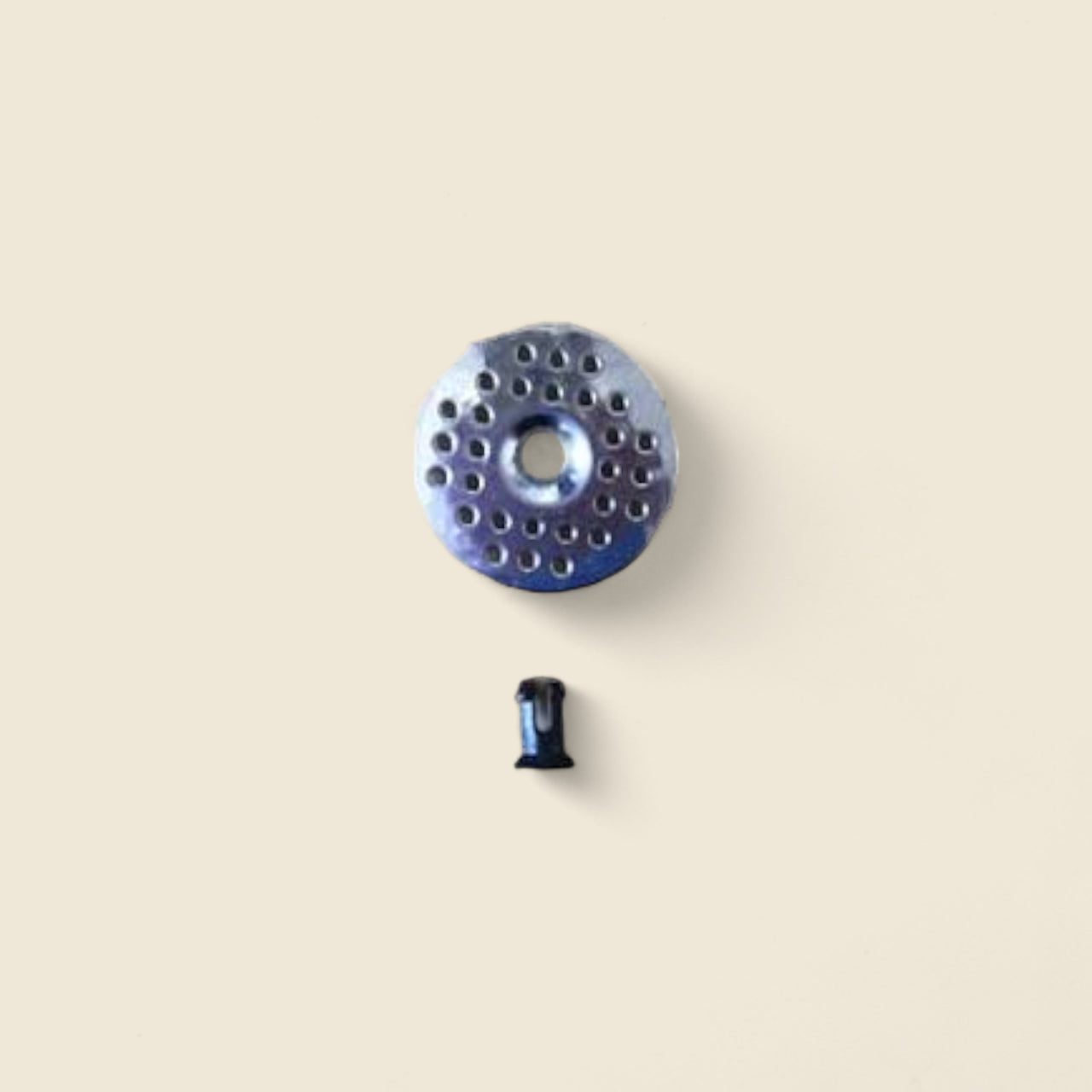 X1 TRIO D32 Filter and Plastic Pin